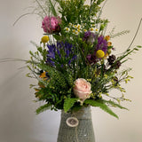 Blomsterdekoration i oasis